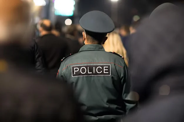 A police officer on duty